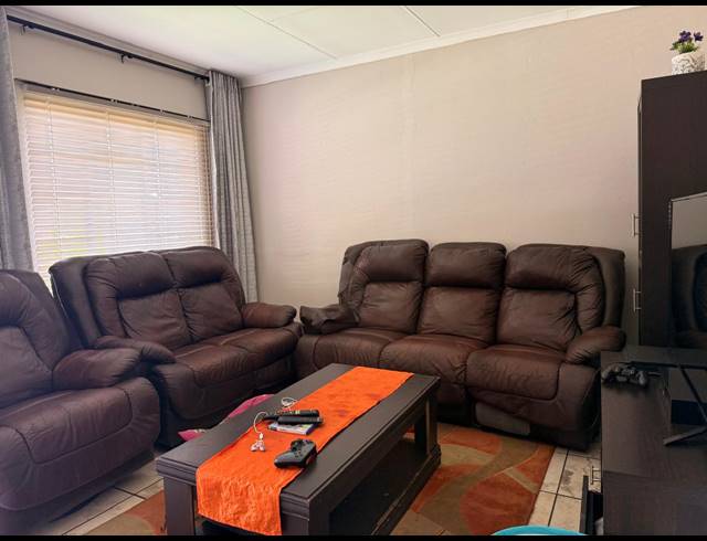 3 BEDROOM HOUSE FOR SALE IN WATERKLOOF EAST